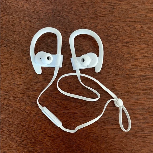 power beats3 wirelepss ホワイト Amazon.com: beats Powerbeats3 Wireless In-Ear Headphones - White
